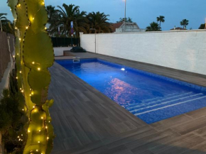 Chalet BENJAMAR, aire acondicionado, piscina , barbacoa y parking privado